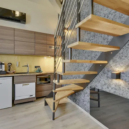 Aparthotel Erizio - A Bucolic And Urban Break 4*