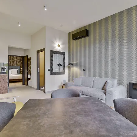 Aparthotel Erizio - A Bucolic And Urban Break 4*