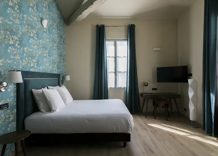Aparthotel Erizio - A Bucolic And Urban Break 4*